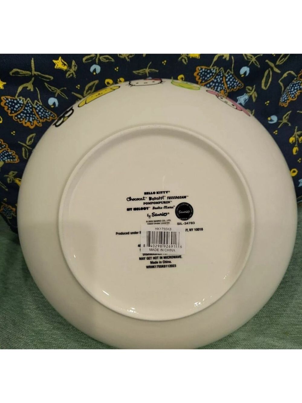 Sanrio Hello Kitty & Friends Rainbow Ceramic 9" Soup Pasta Salad Bowl - Picture 2 of 7